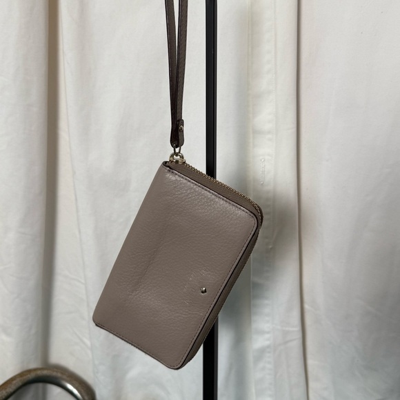 Kate Spade Wristlet Clutch Wallet Gray/Oatmeal - Picture 1 of 8